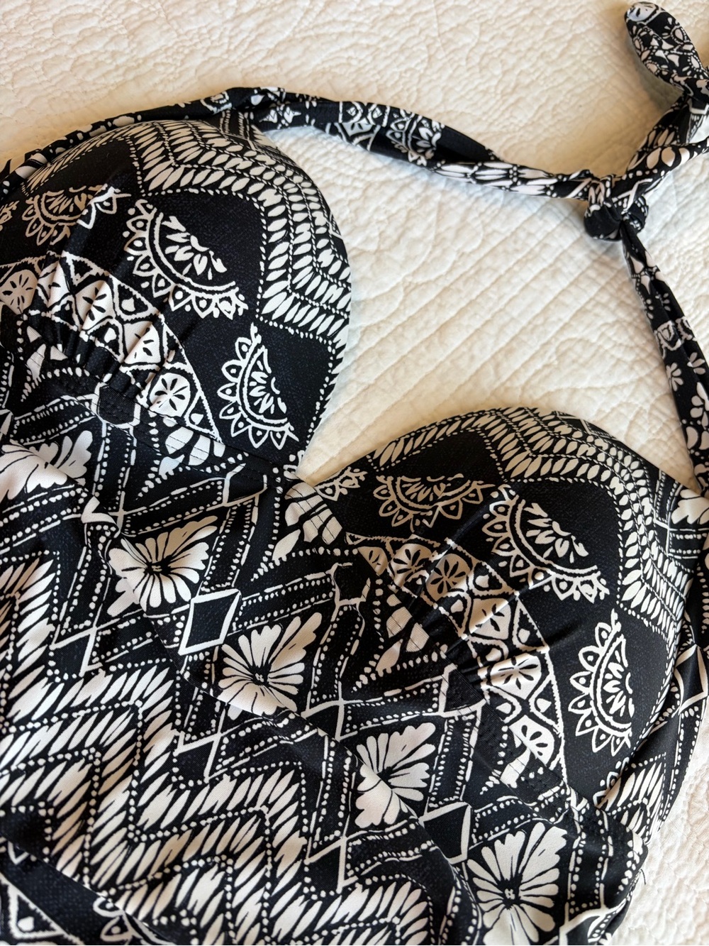 St John’s Bay Black And White Halter Tankini Top Sz 12